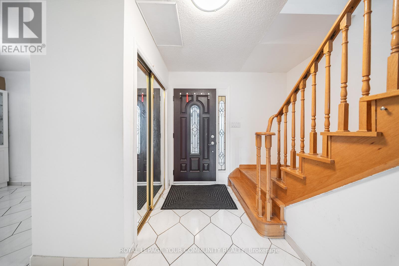 353 Rutherford Road N, Brampton (Madoc), Ontario  L6V 3V9 - Photo 4 - W12497264