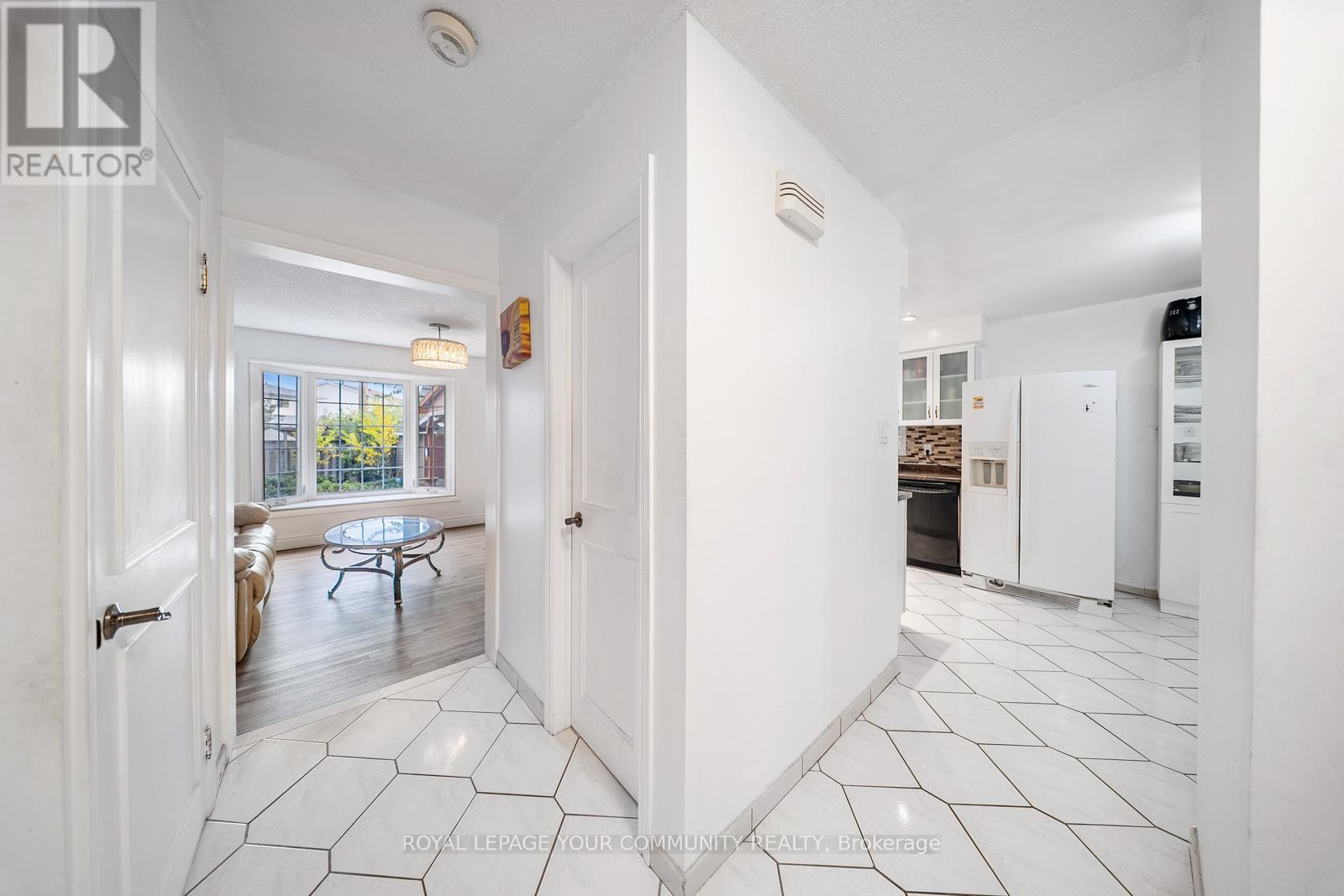 353 Rutherford Road N, Brampton (Madoc), Ontario  L6V 3V9 - Photo 6 - W12497264