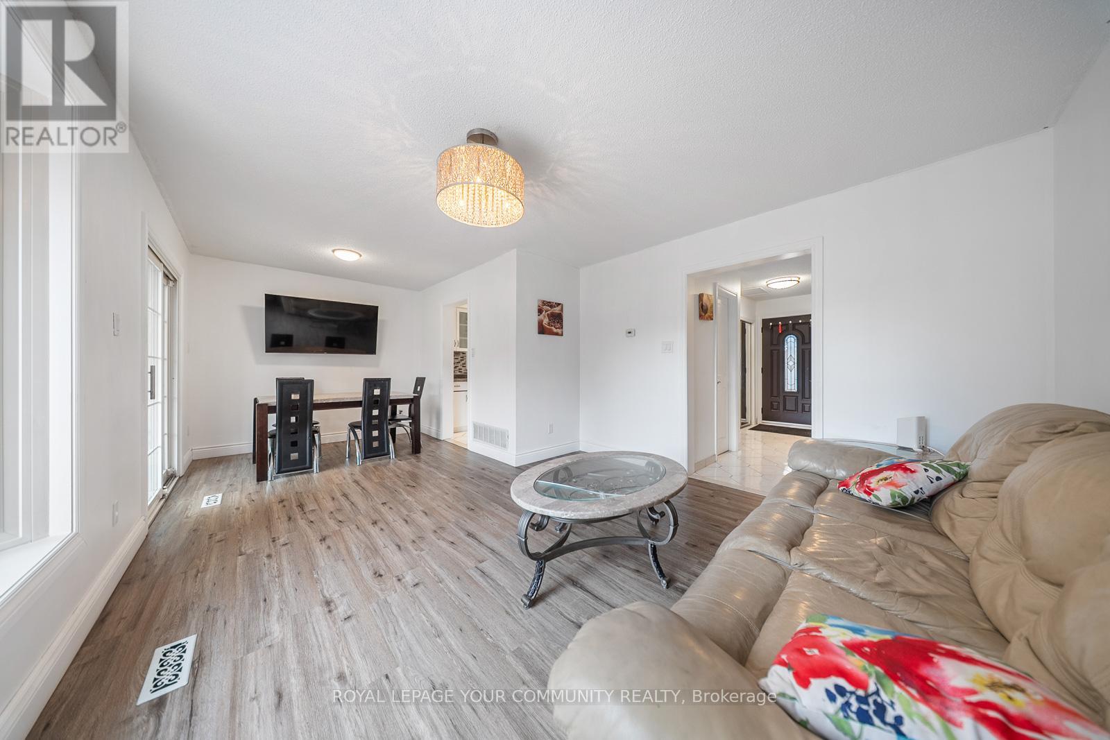 353 Rutherford Road N, Brampton (Madoc), Ontario  L6V 3V9 - Photo 9 - W12497264