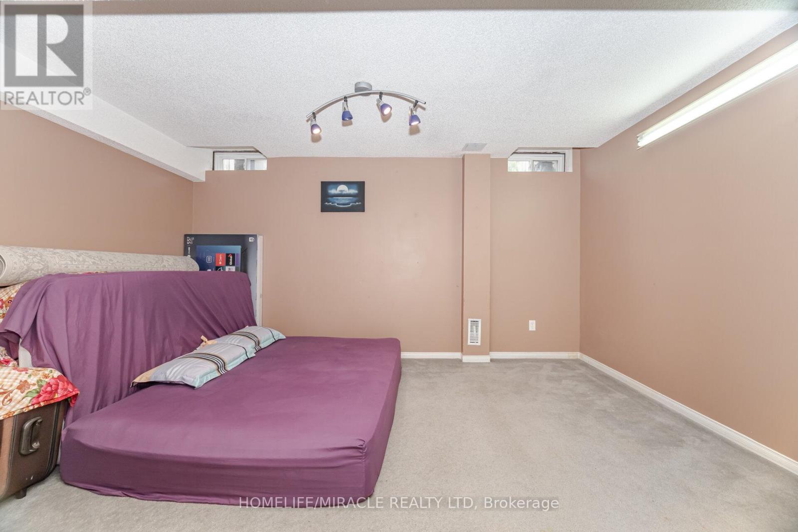 33 - 1285 Bristol Road W, Mississauga (East Credit), Ontario  L5V 2H5 - Photo 30 - W12497294