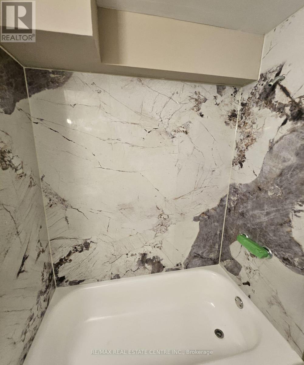 Lower - 83 Autumn Boulevard, Brampton, Ontario  L6T 2W1 - Photo 9 - W12497310