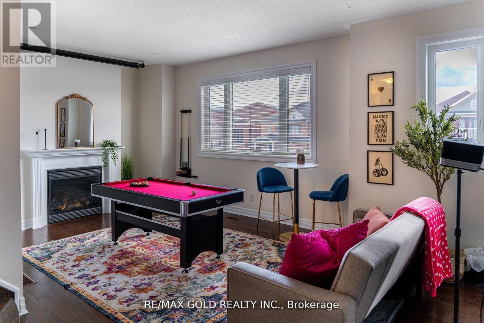 87 Scott Boulevard, Milton (Sc Scott), Ontario  L9T 0S3 - Photo 18 - W12497336