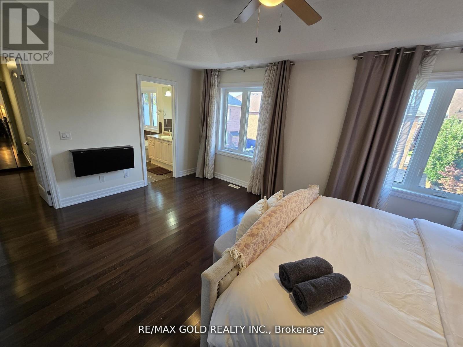 87 Scott Boulevard, Milton (Sc Scott), Ontario  L9T 0S3 - Photo 22 - W12497336