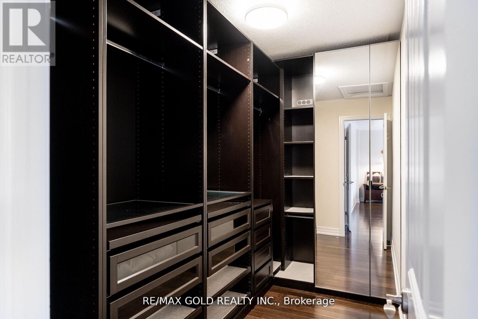 87 Scott Boulevard, Milton (Sc Scott), Ontario  L9T 0S3 - Photo 23 - W12497336