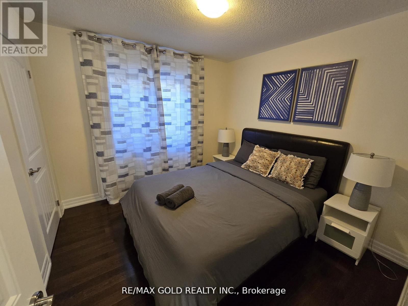 87 Scott Boulevard, Milton (Sc Scott), Ontario  L9T 0S3 - Photo 28 - W12497336