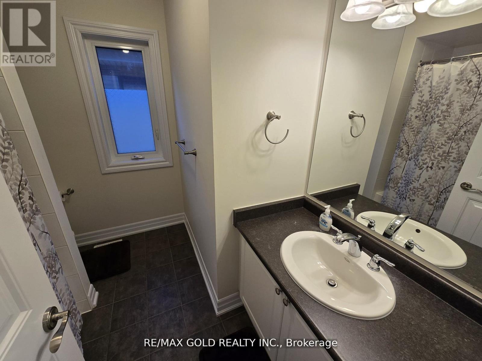 87 Scott Boulevard, Milton (Sc Scott), Ontario  L9T 0S3 - Photo 30 - W12497336