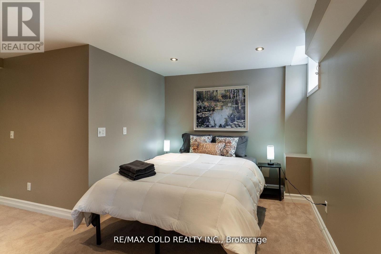 87 Scott Boulevard, Milton (Sc Scott), Ontario  L9T 0S3 - Photo 34 - W12497336