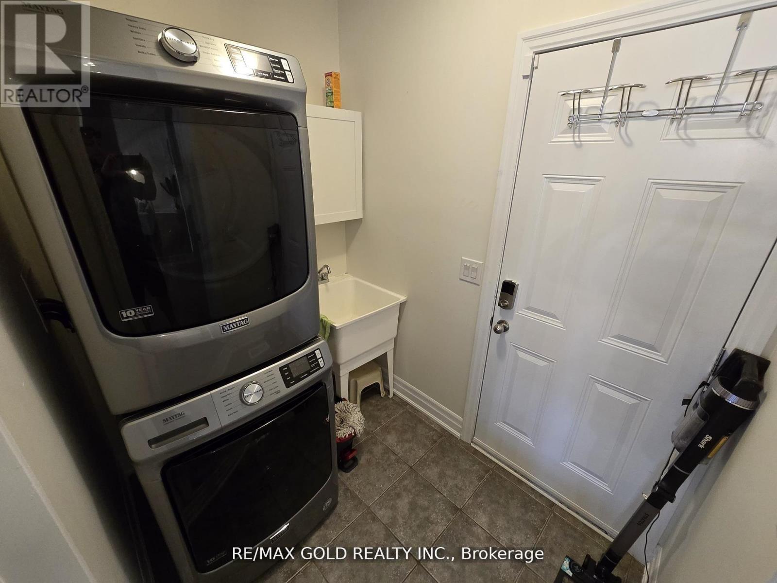 87 Scott Boulevard, Milton (Sc Scott), Ontario  L9T 0S3 - Photo 36 - W12497336