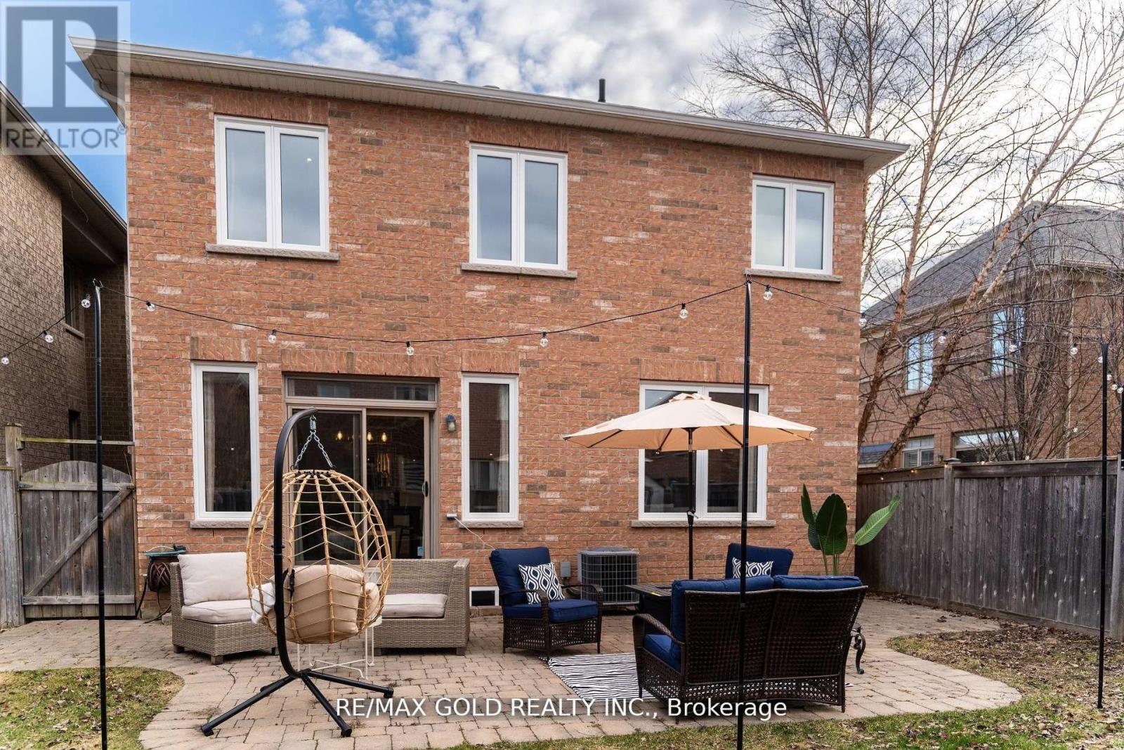 87 Scott Boulevard, Milton (Sc Scott), Ontario  L9T 0S3 - Photo 37 - W12497336