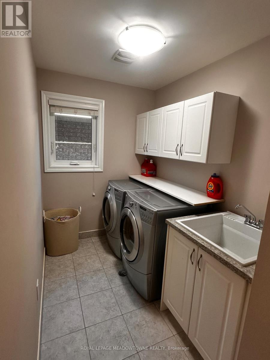 2378 Wasaga Drive, Oakville (Jc Joshua Creek), Ontario  L6H 0B7 - Photo 24 - W12497386