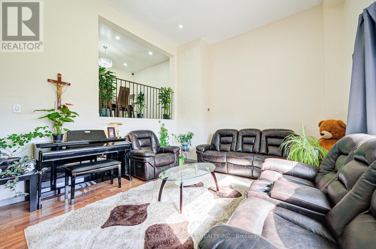 8 - 4020 Brandon Gate Drive, Mississauga (Malton), Ontario  L4T 3W8 - Photo 10 - W12497410