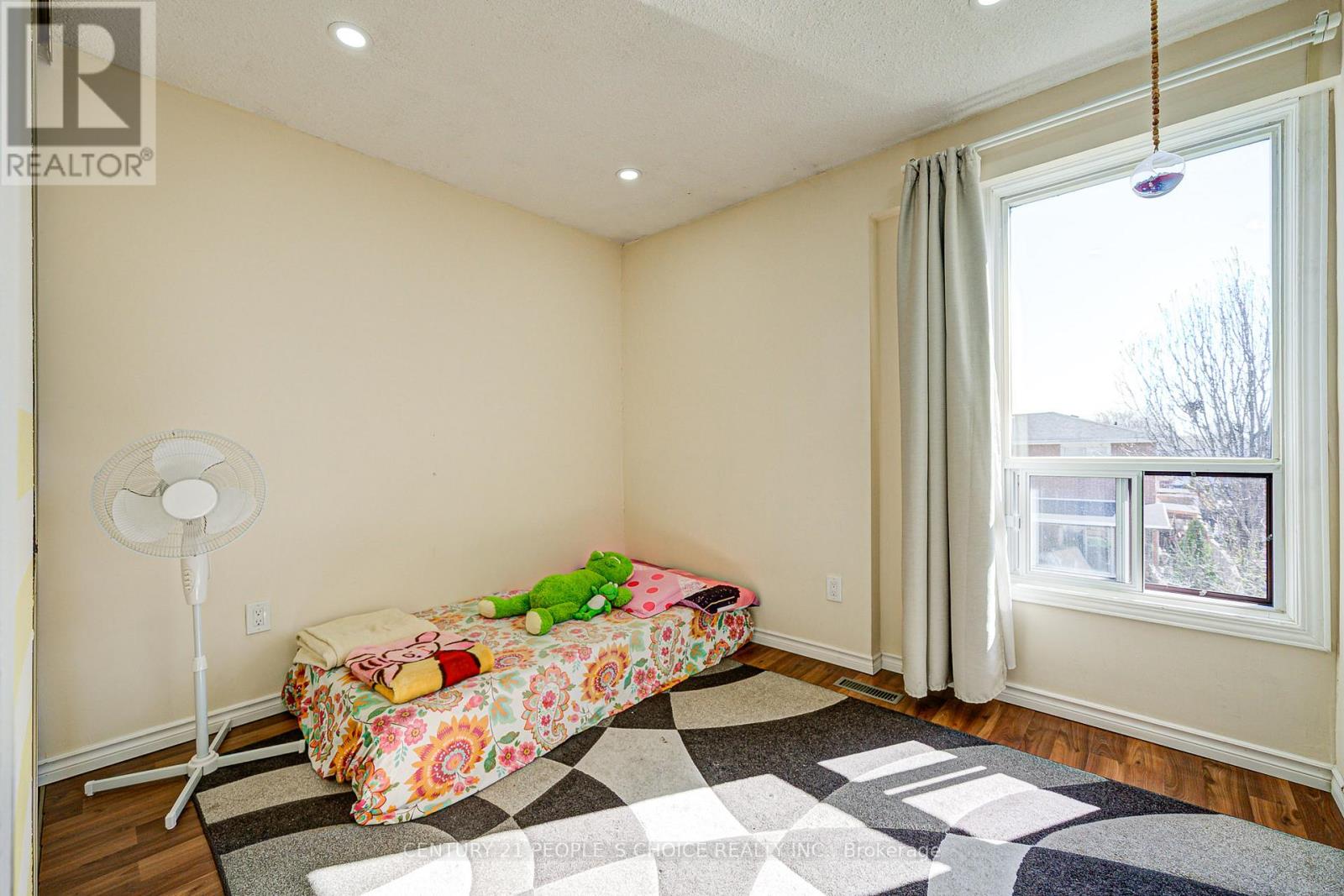 8 - 4020 Brandon Gate Drive, Mississauga (Malton), Ontario  L4T 3W8 - Photo 21 - W12497410