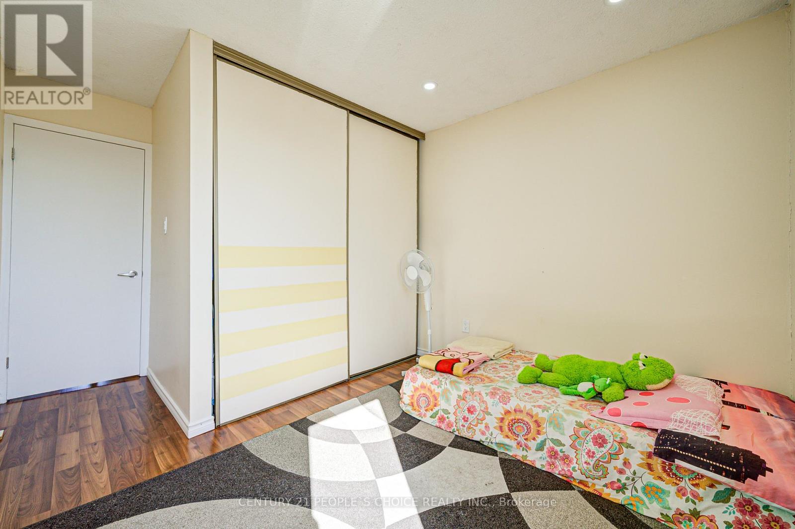 8 - 4020 Brandon Gate Drive, Mississauga (Malton), Ontario  L4T 3W8 - Photo 22 - W12497410