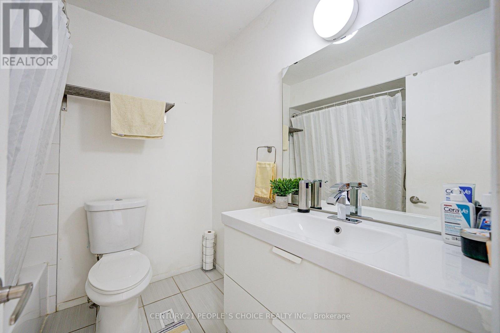 8 - 4020 Brandon Gate Drive, Mississauga (Malton), Ontario  L4T 3W8 - Photo 34 - W12497410