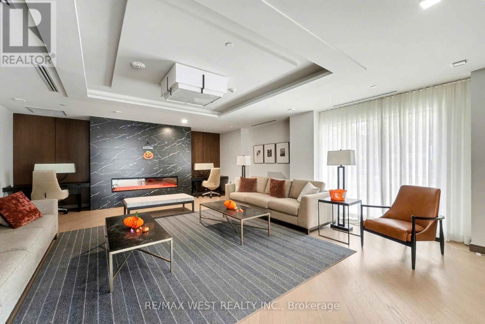 357 - 1575 Lakeshore Road, Mississauga (Clarkson), Ontario  L5J 0B1 - Photo 10 - W12497412