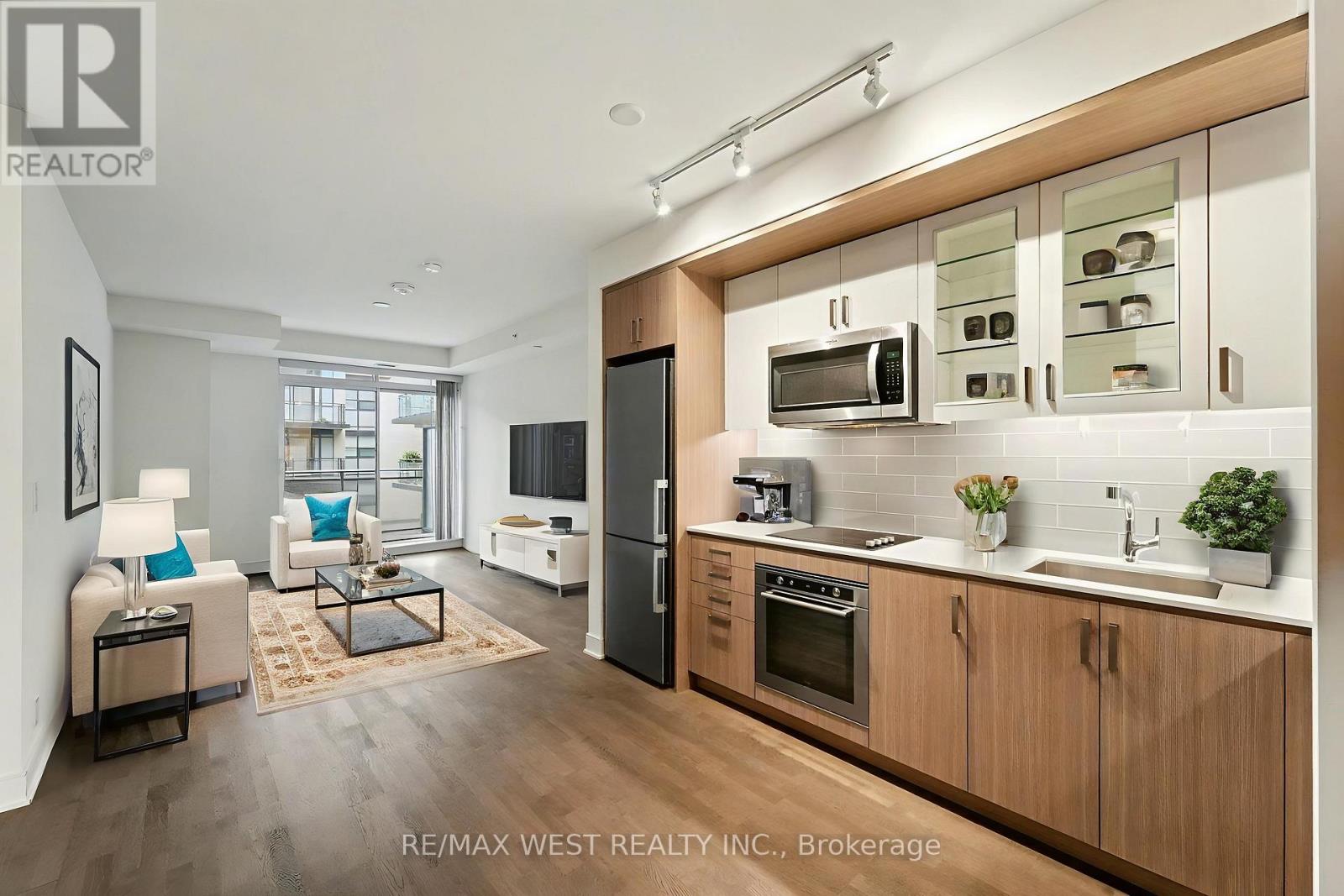 357 - 1575 Lakeshore Road, Mississauga (Clarkson), Ontario  L5J 0B1 - Photo 5 - W12497412