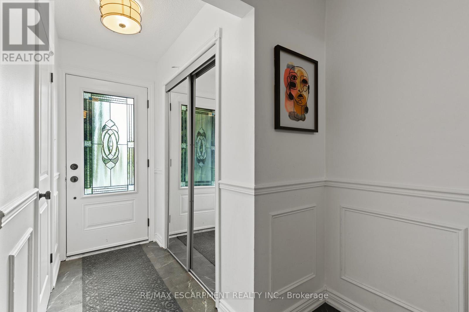 2396 Lyford Lane, Burlington (Brant Hills), Ontario  L7P 3Y8 - Photo 4 - W12497418