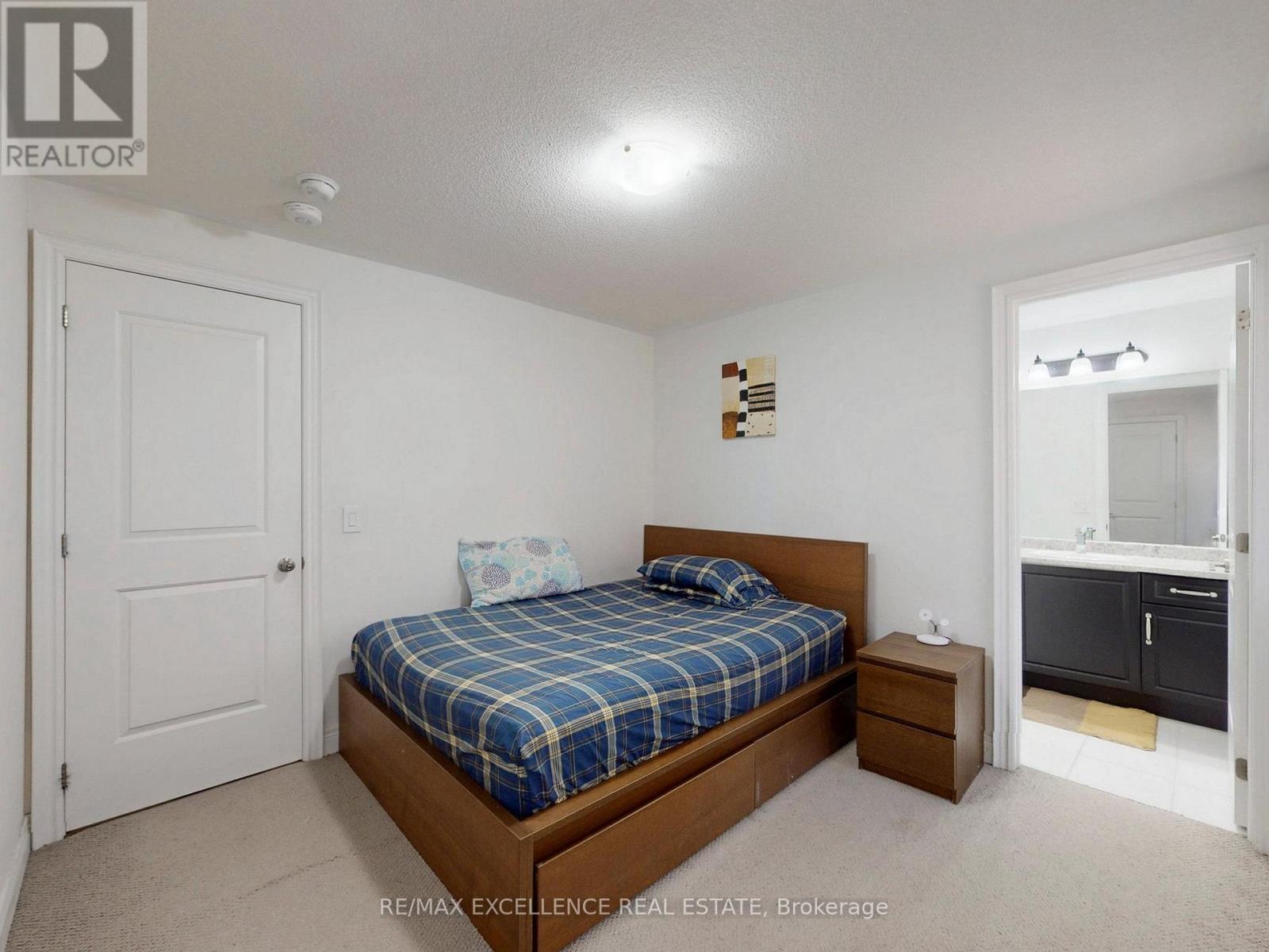 33 Tiger Crescent, Brampton (Sandringham-Wellington North), Ontario  L6R 0C8 - Photo 31 - W12497454