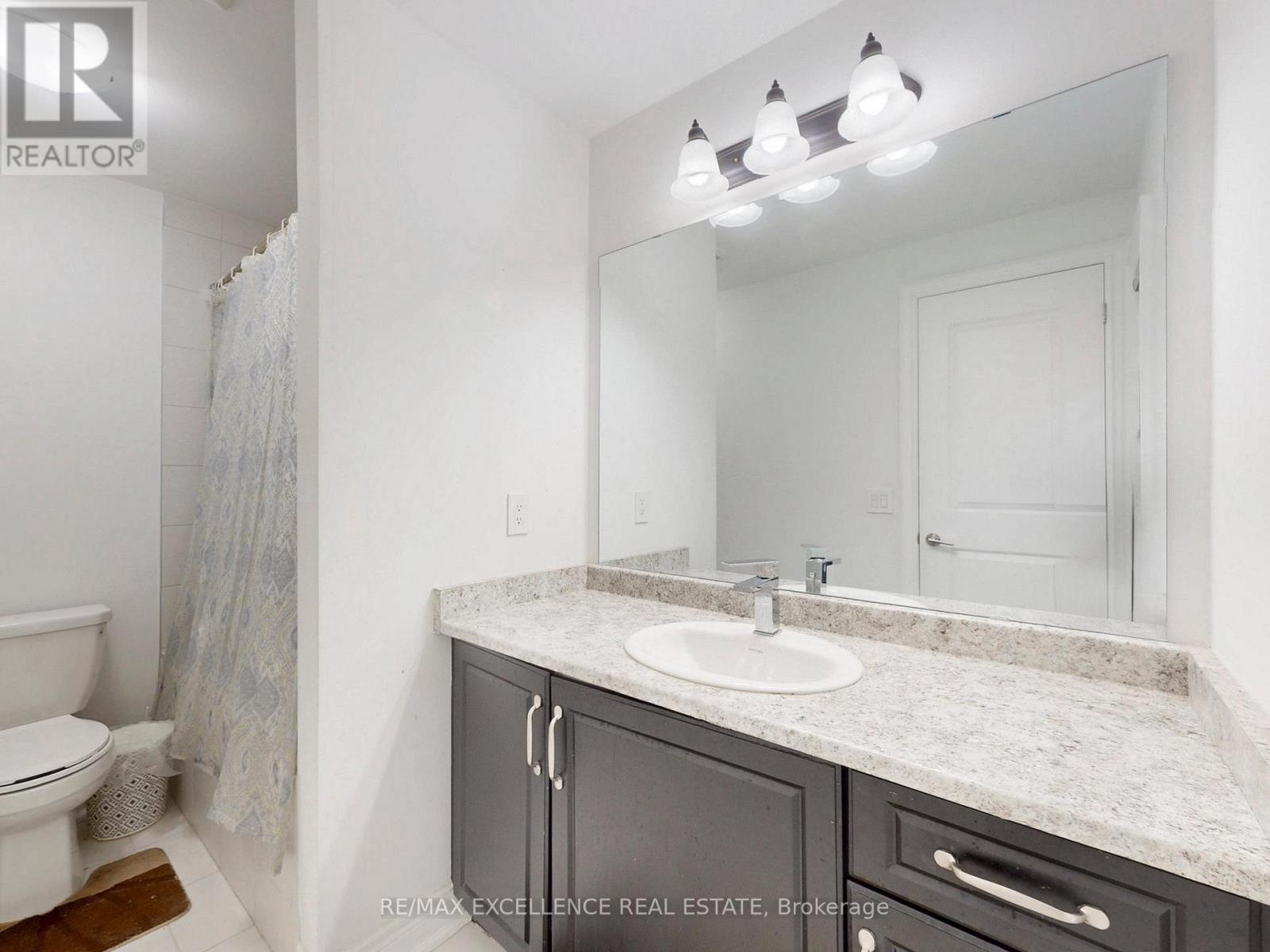 33 Tiger Crescent, Brampton (Sandringham-Wellington North), Ontario  L6R 0C8 - Photo 32 - W12497454