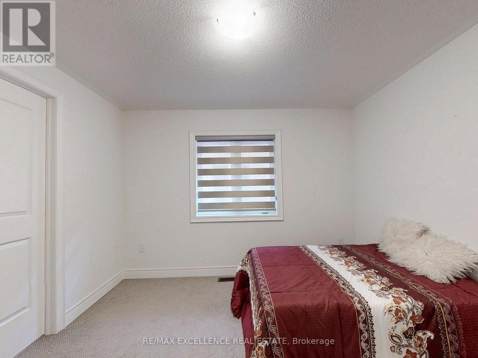 33 Tiger Crescent, Brampton (Sandringham-Wellington North), Ontario  L6R 0C8 - Photo 35 - W12497454