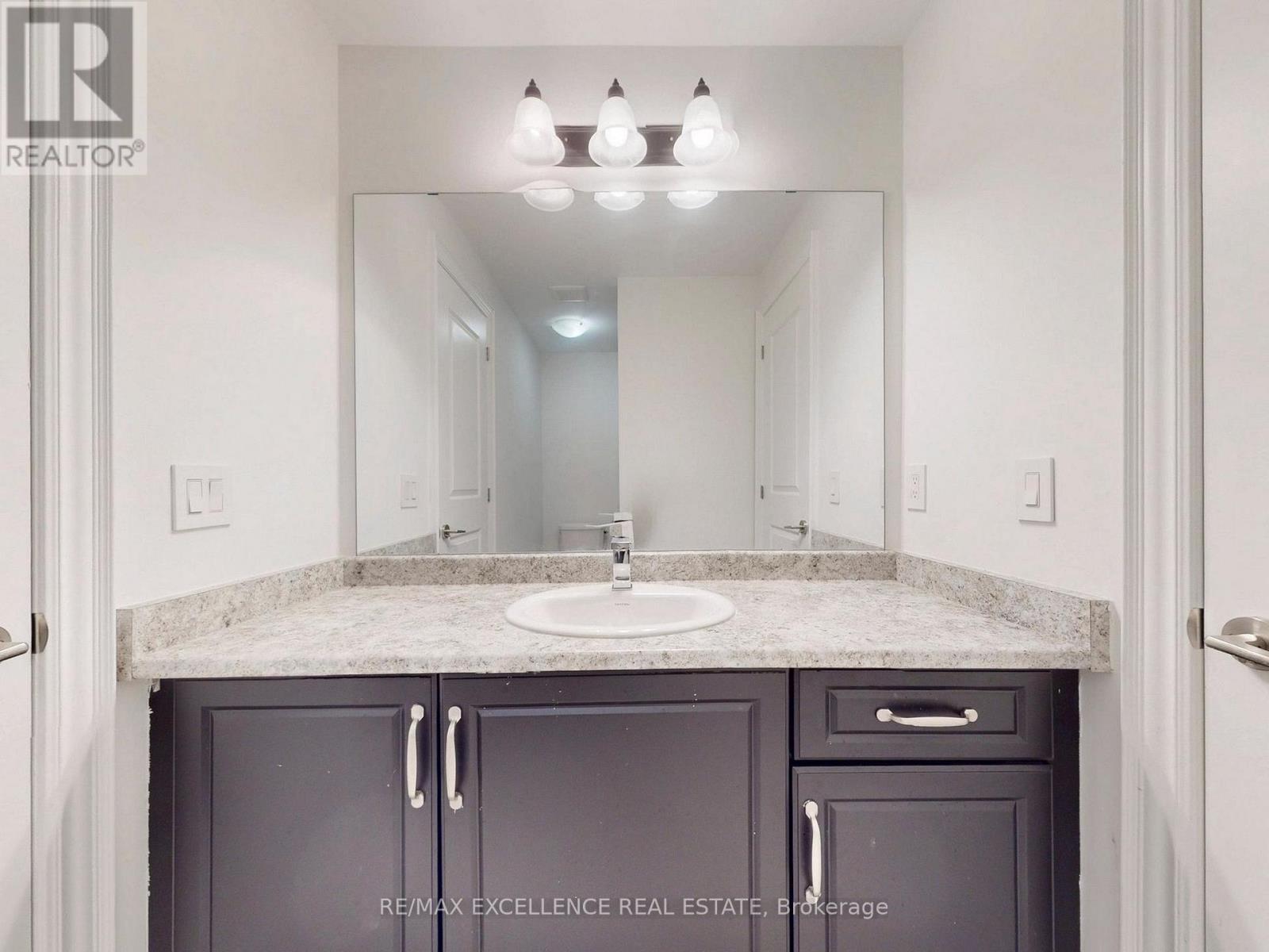 33 Tiger Crescent, Brampton (Sandringham-Wellington North), Ontario  L6R 0C8 - Photo 38 - W12497454