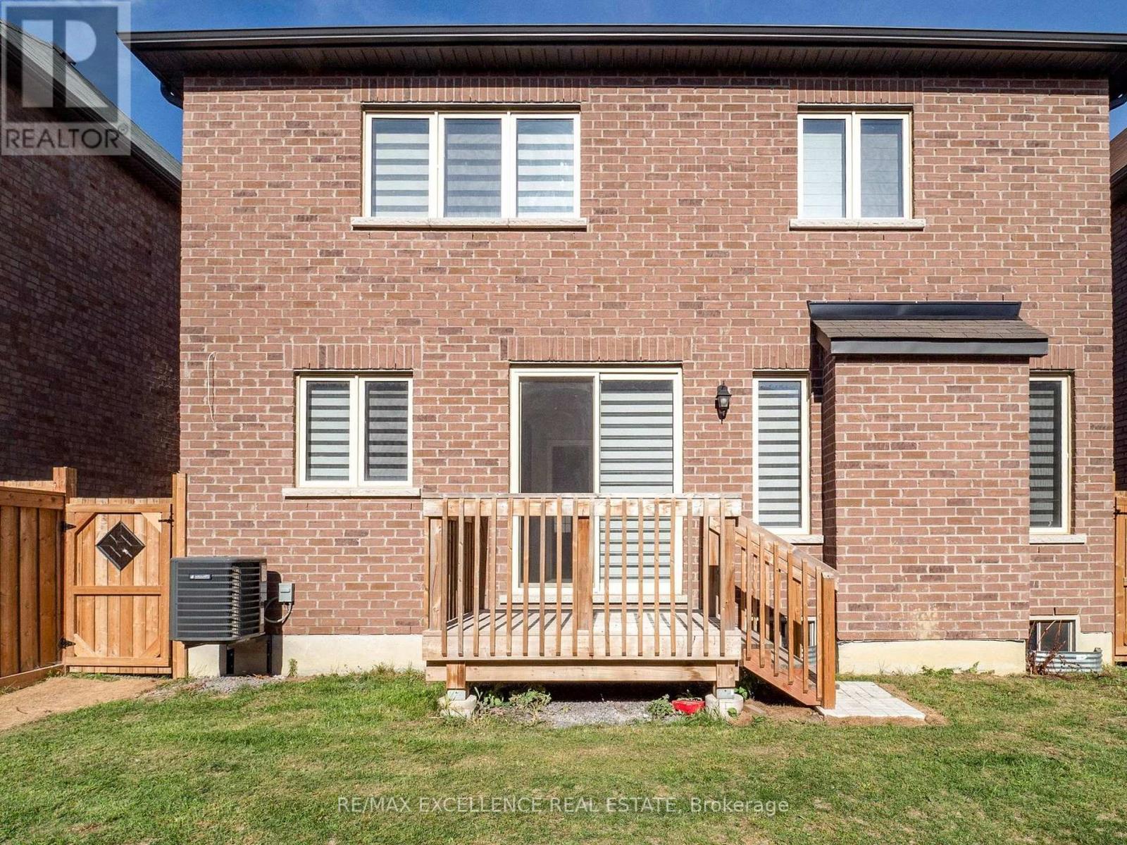 33 Tiger Crescent, Brampton (Sandringham-Wellington North), Ontario  L6R 0C8 - Photo 40 - W12497454