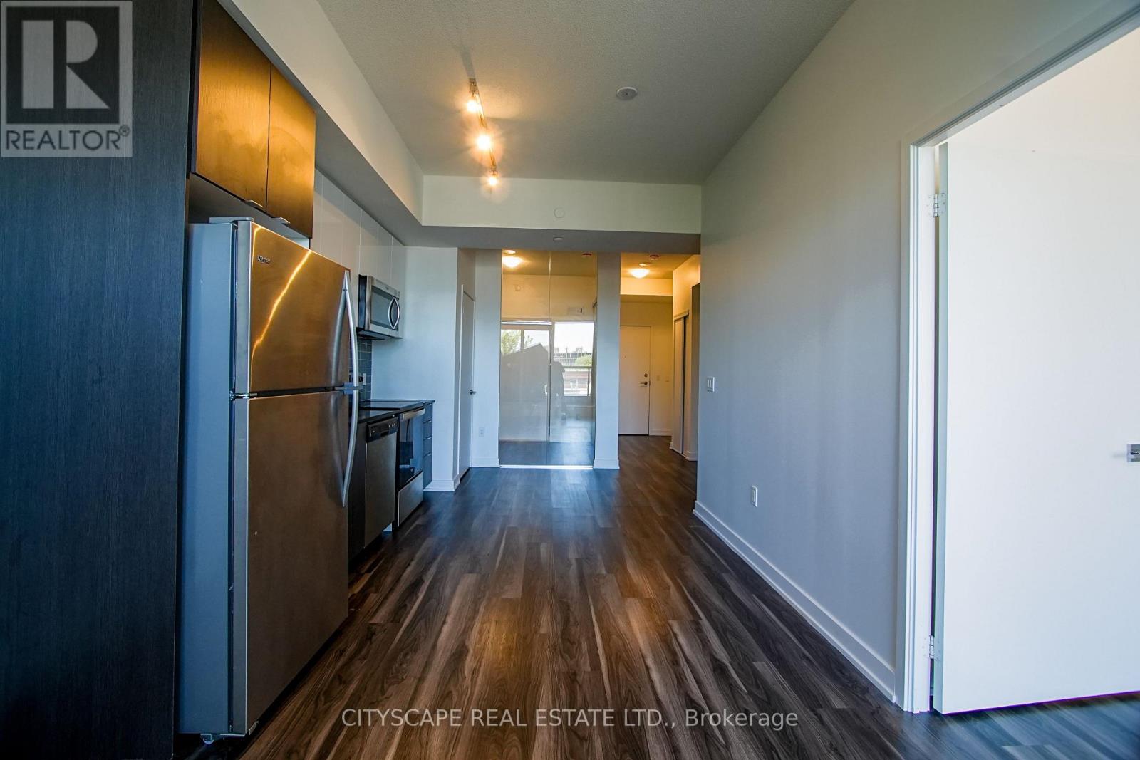 221 - 859 THE QUEENSWAY, Toronto, Ontario