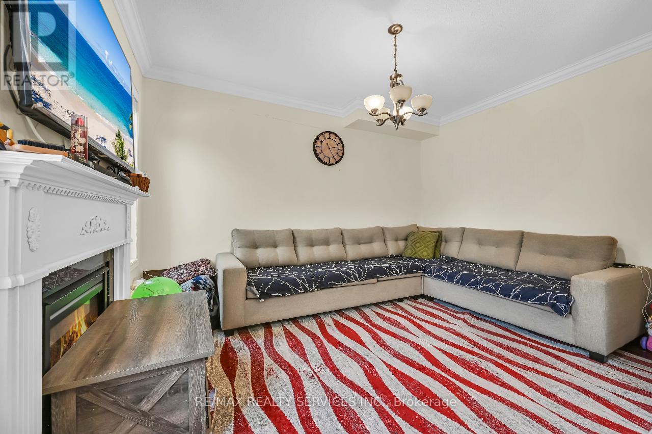 3 Bellcrest Road, Brampton (Credit Valley), Ontario  L6Y 2M7 - Photo 14 - W12497578