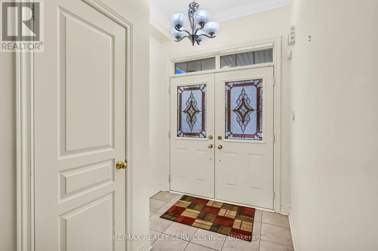 3 Bellcrest Road, Brampton (Credit Valley), Ontario  L6Y 2M7 - Photo 4 - W12497578