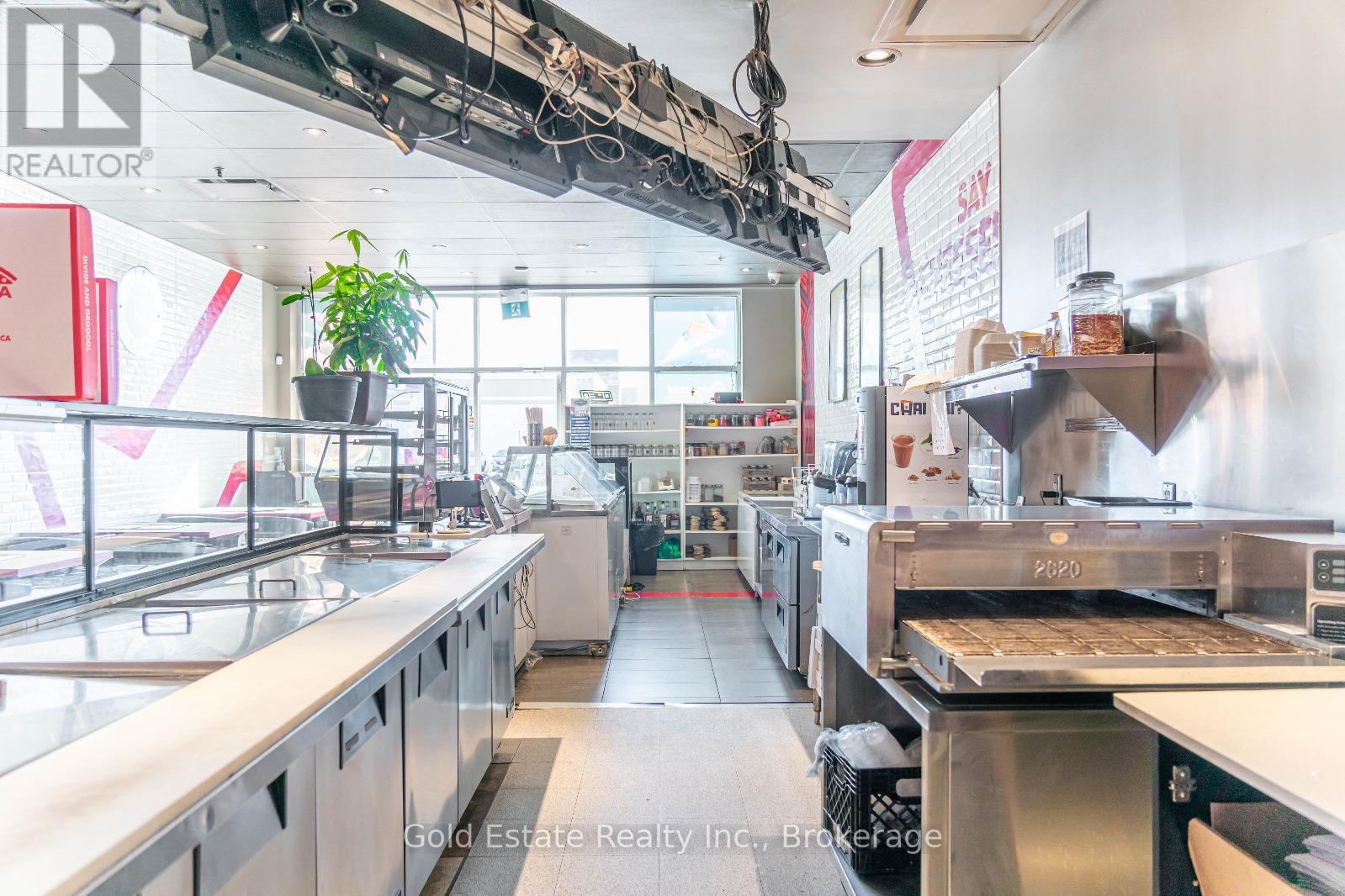 5101 Dixie Road S, Mississauga (Northeast), Ontario  L4W 0E6 - Photo 8 - W12497644