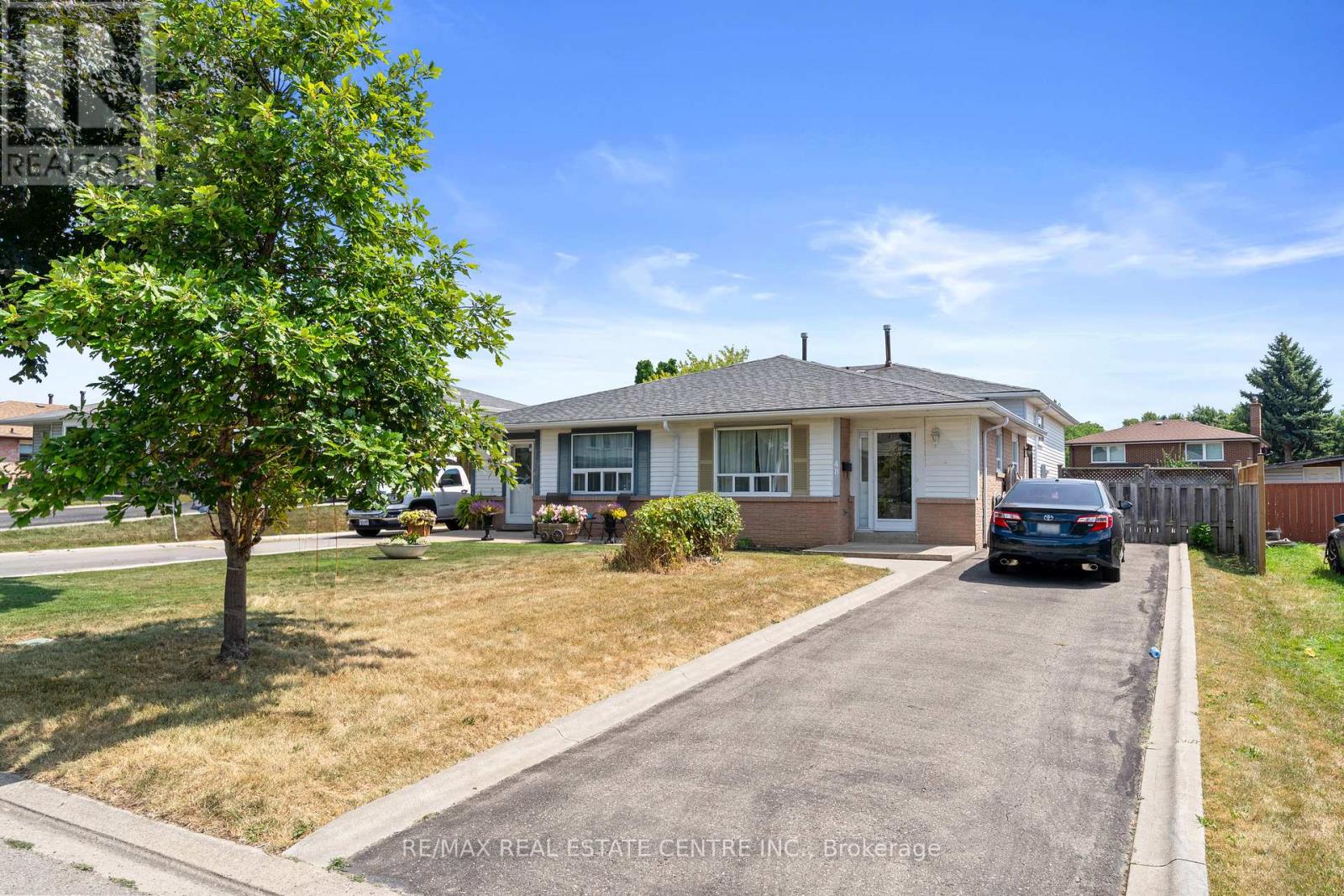 48 MARBLEHEAD CRESCENT, Brampton, Ontario