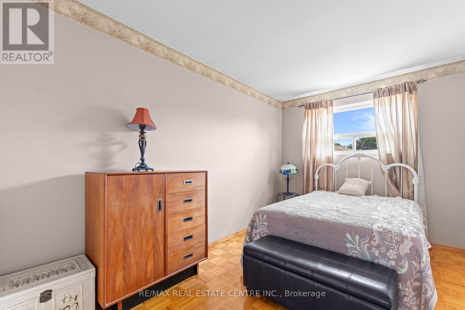 48 Marblehead Crescent, Brampton (Central Park), Ontario  L6S 2V1 - Photo 22 - W12497652