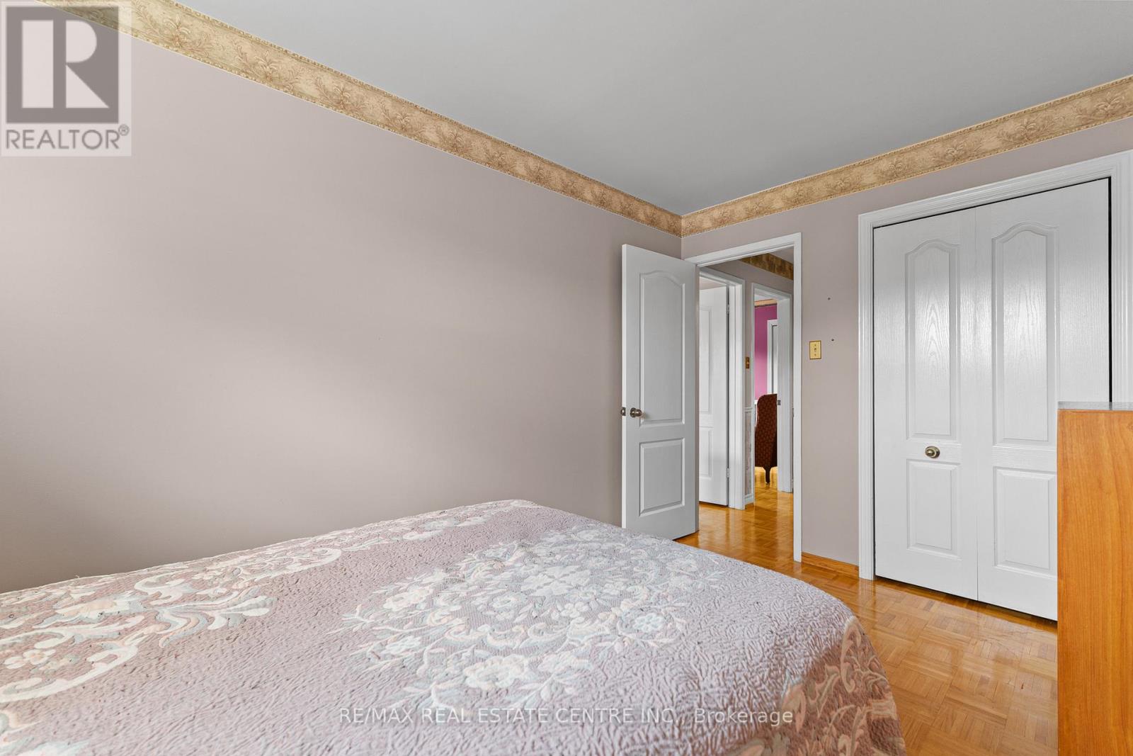 48 Marblehead Crescent, Brampton (Central Park), Ontario  L6S 2V1 - Photo 23 - W12497652