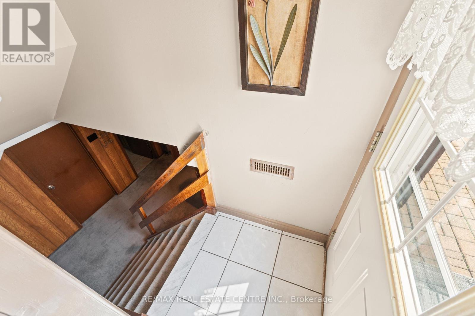 48 Marblehead Crescent, Brampton (Central Park), Ontario  L6S 2V1 - Photo 26 - W12497652