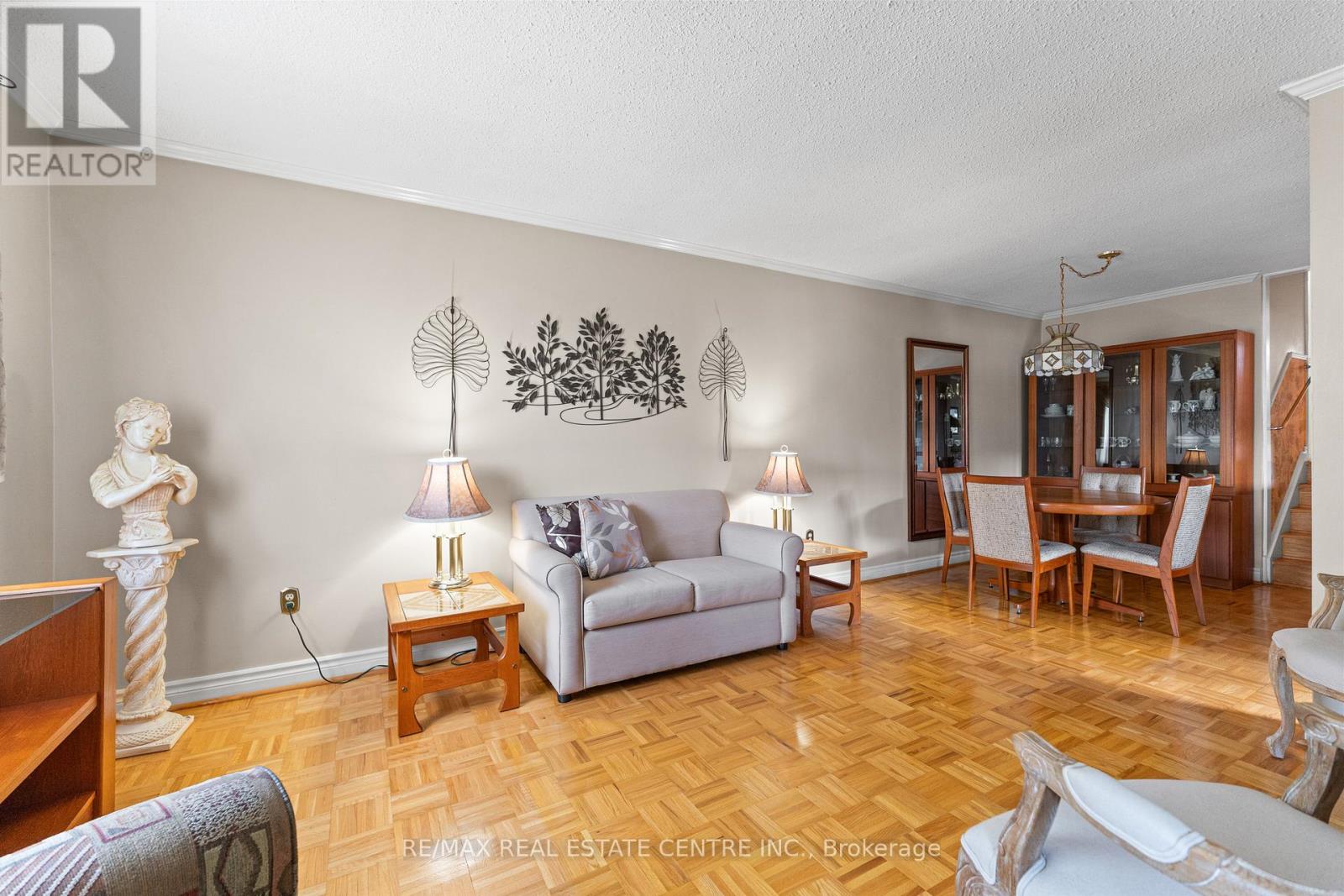 48 Marblehead Crescent, Brampton (Central Park), Ontario  L6S 2V1 - Photo 8 - W12497652