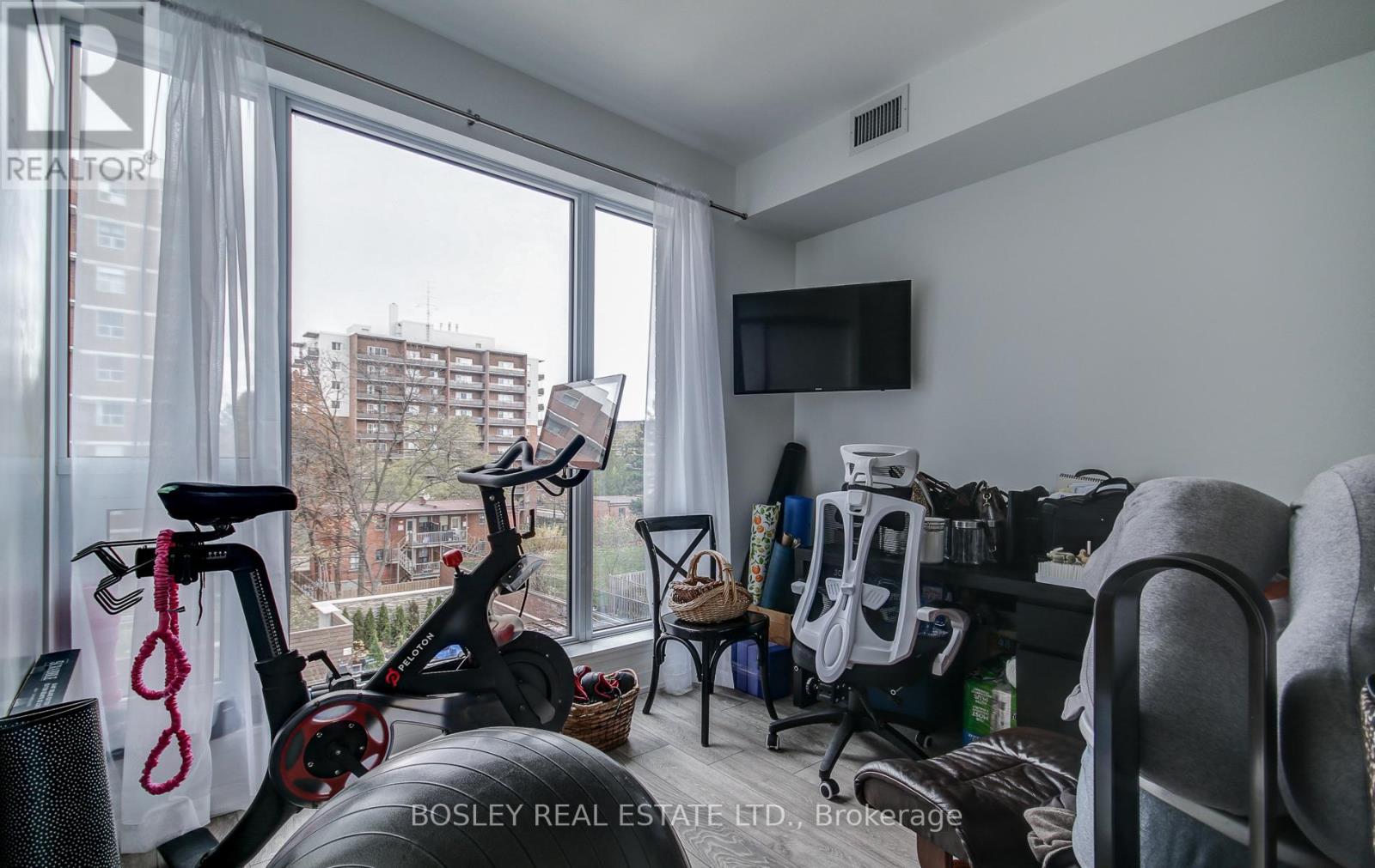 303 - 21 Park Street E, Mississauga, Ontario  L5G 1L7 - Photo 13 - W12497654