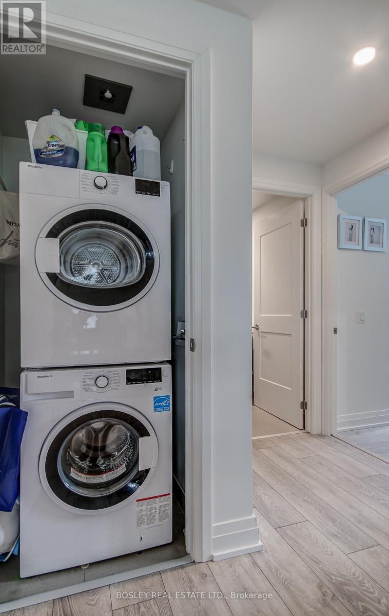 303 - 21 Park Street E, Mississauga, Ontario  L5G 1L7 - Photo 17 - W12497654