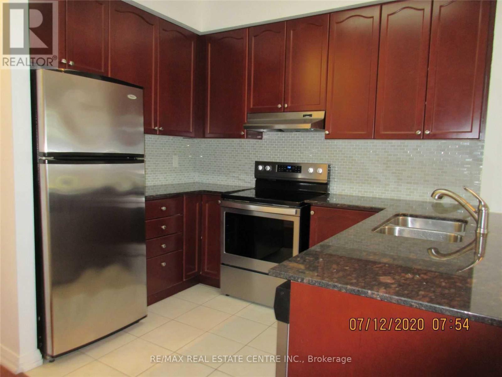 Th#111 - 220 Forum Drive, Mississauga (Hurontario), Ontario  L4Z 4K1 - Photo 5 - W12497668