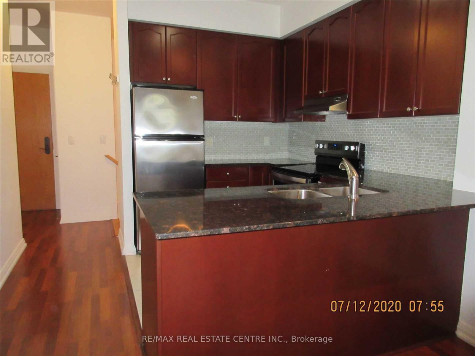 Th#111 - 220 Forum Drive, Mississauga (Hurontario), Ontario  L4Z 4K1 - Photo 7 - W12497668