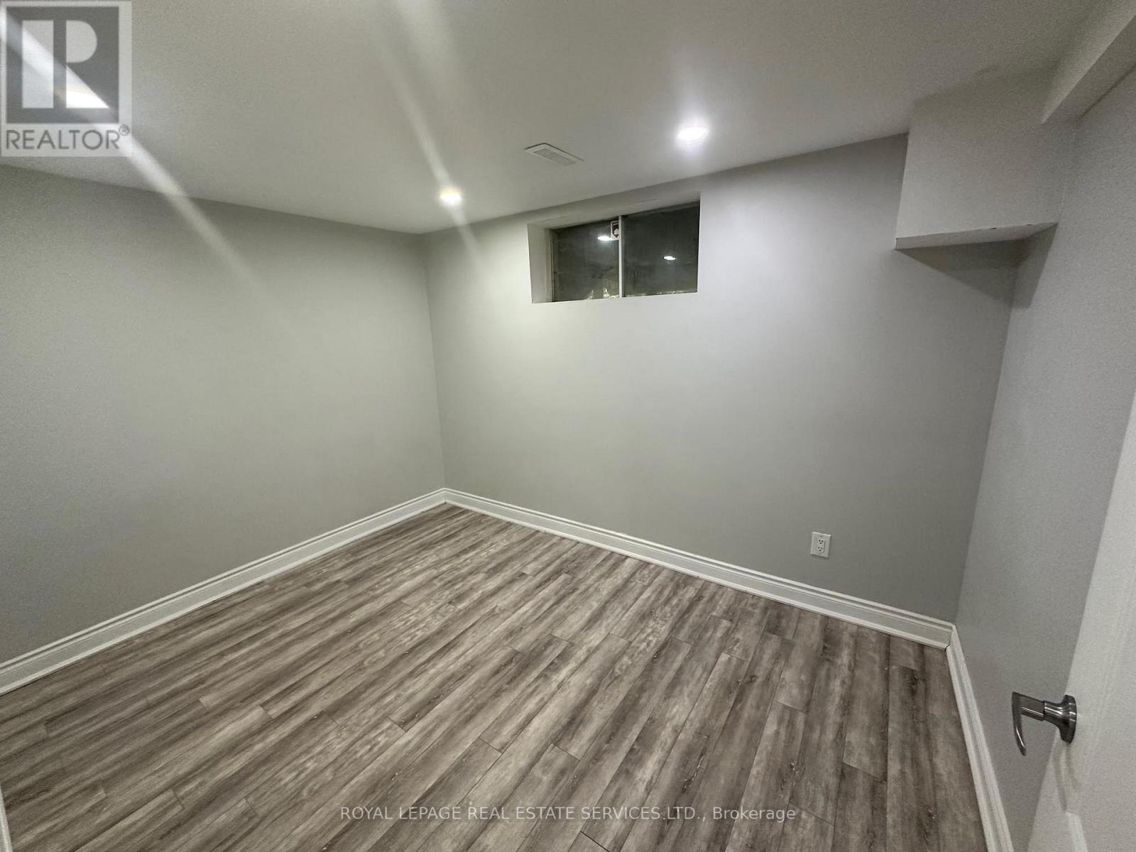 66 Roseville Drive, Brampton, Ontario  L6Y 2G8 - Photo 9 - W12497676