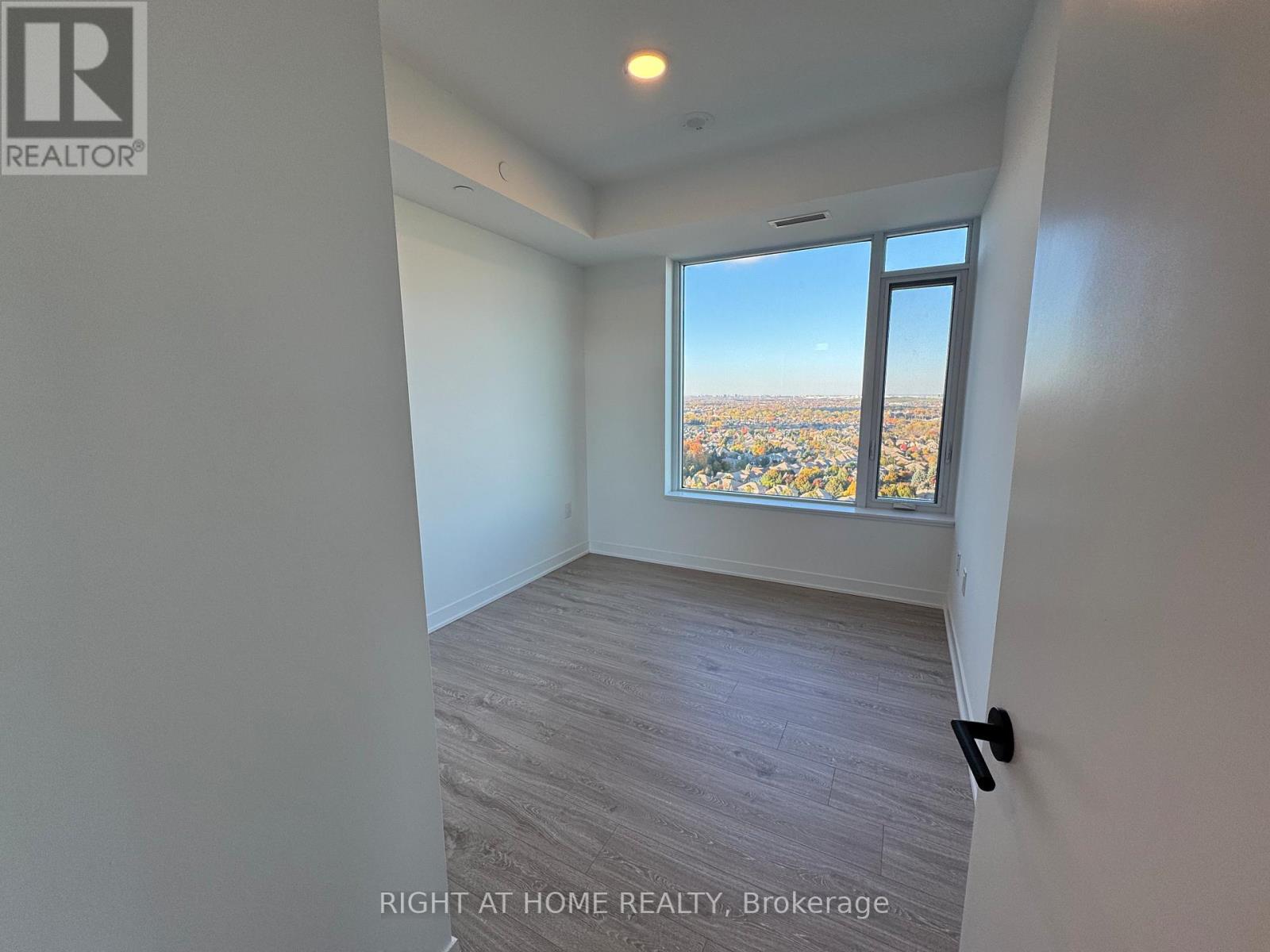 2111 - 2495 Eglinton Avenue W, Mississauga, Ontario  L5M 2T2 - Photo 11 - W12497678