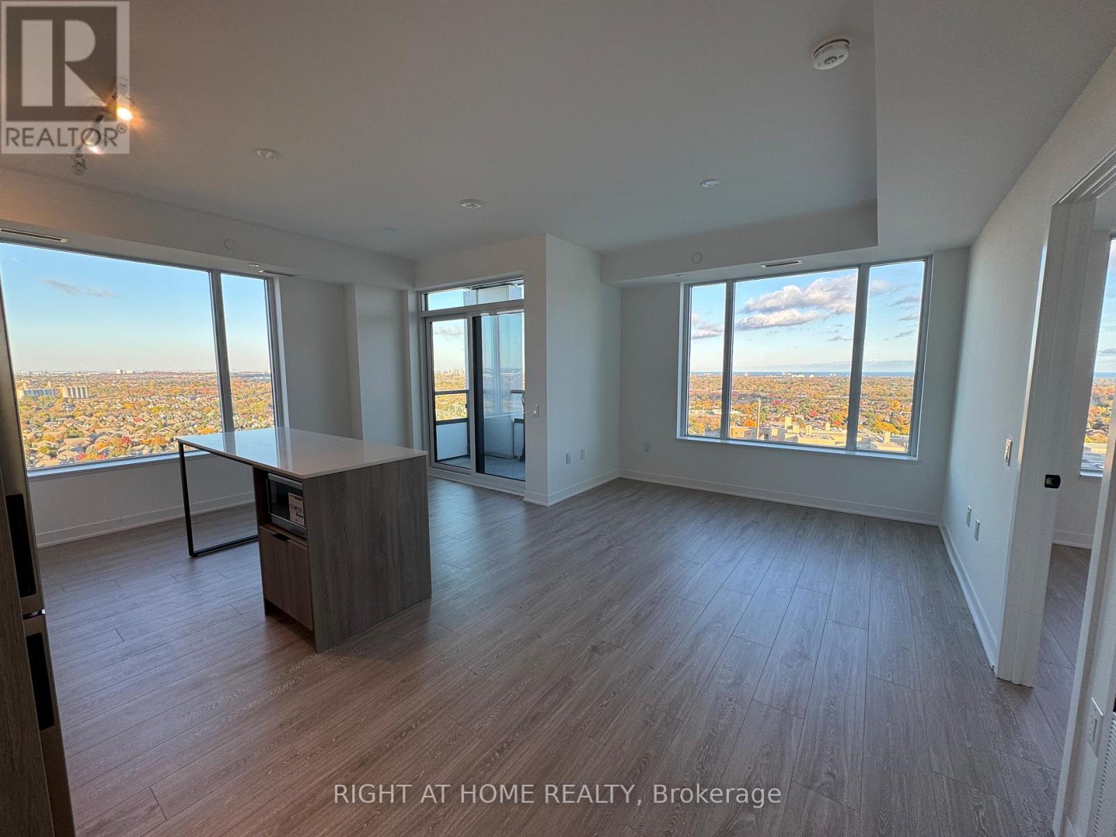 2111 - 2495 Eglinton Avenue W, Mississauga, Ontario  L5M 2T2 - Photo 14 - W12497678