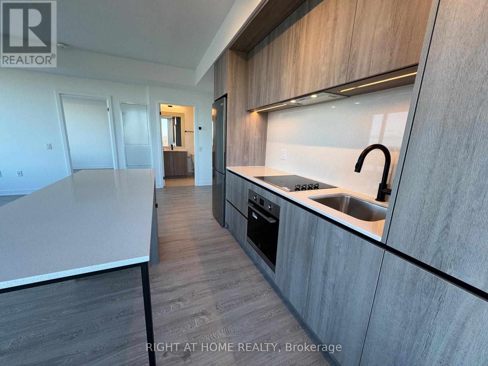 2111 - 2495 Eglinton Avenue W, Mississauga, Ontario  L5M 2T2 - Photo 21 - W12497678