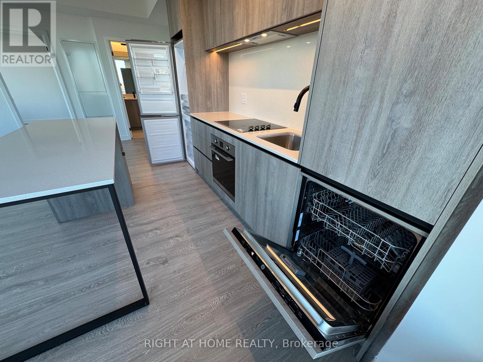 2111 - 2495 Eglinton Avenue W, Mississauga, Ontario  L5M 2T2 - Photo 22 - W12497678