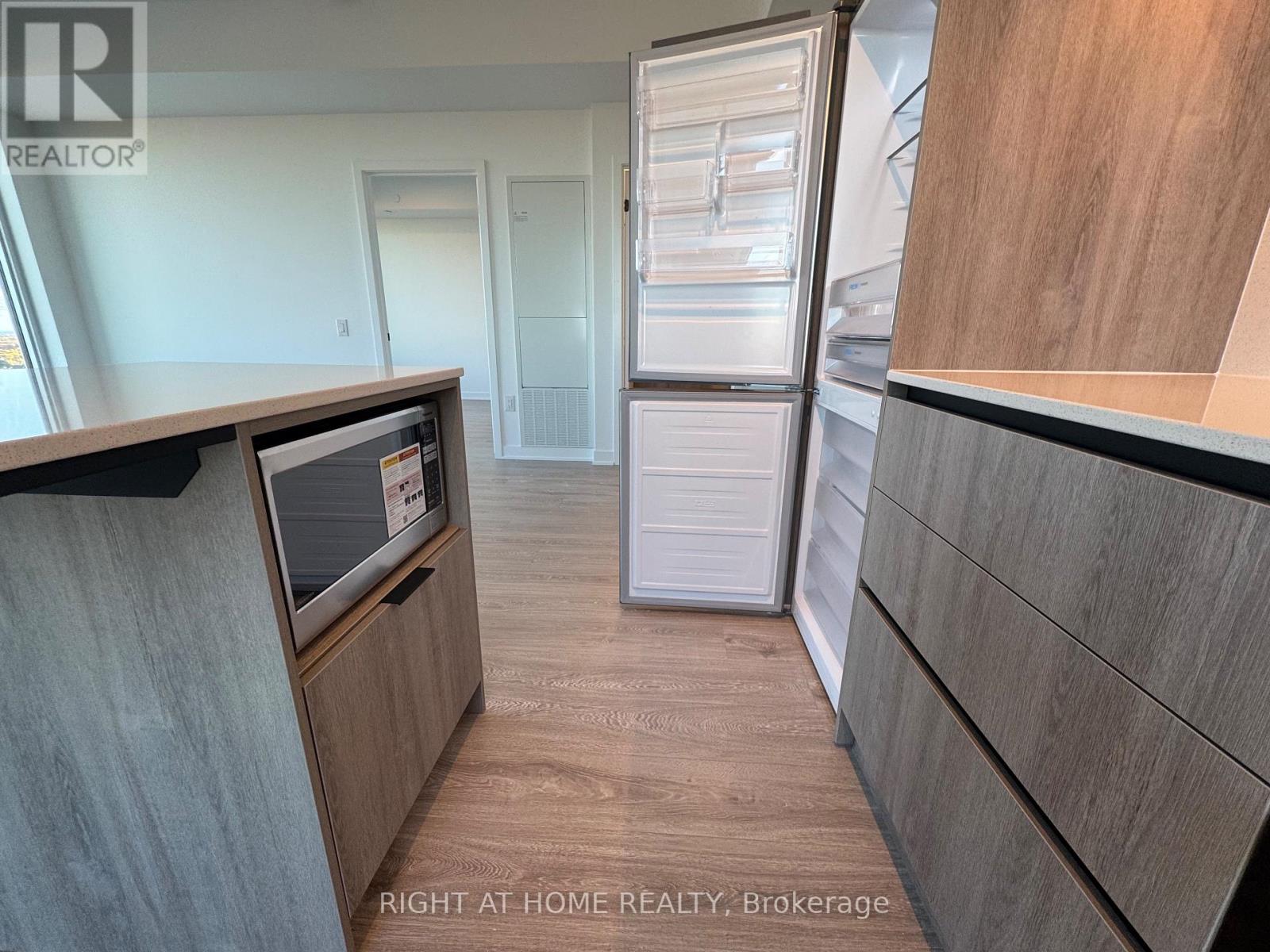 2111 - 2495 Eglinton Avenue W, Mississauga, Ontario  L5M 2T2 - Photo 23 - W12497678