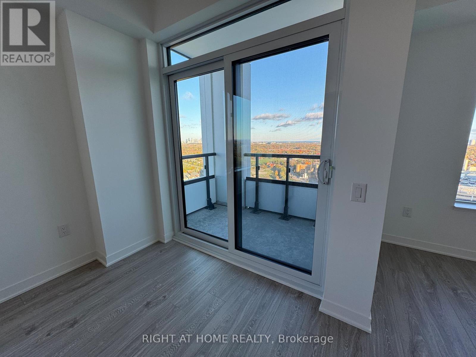 2111 - 2495 Eglinton Avenue W, Mississauga, Ontario  L5M 2T2 - Photo 25 - W12497678