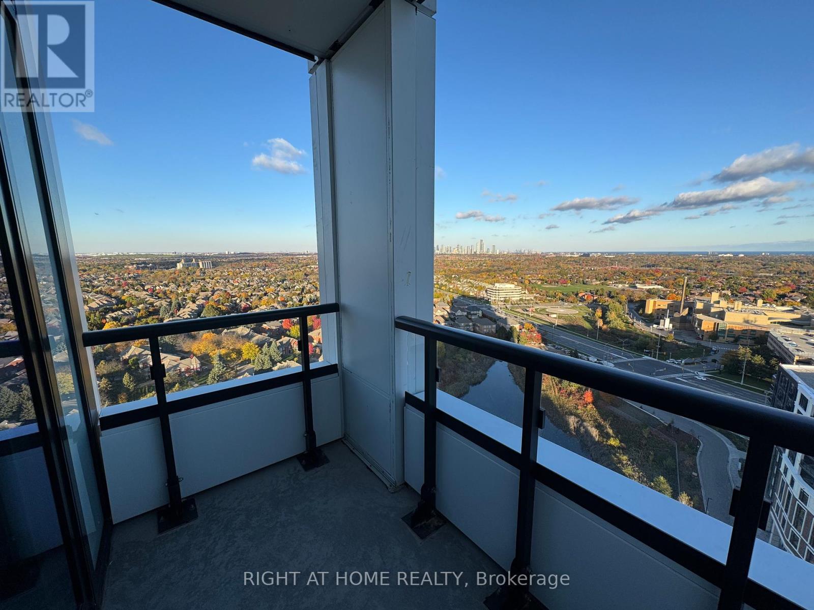 2111 - 2495 Eglinton Avenue W, Mississauga, Ontario  L5M 2T2 - Photo 26 - W12497678