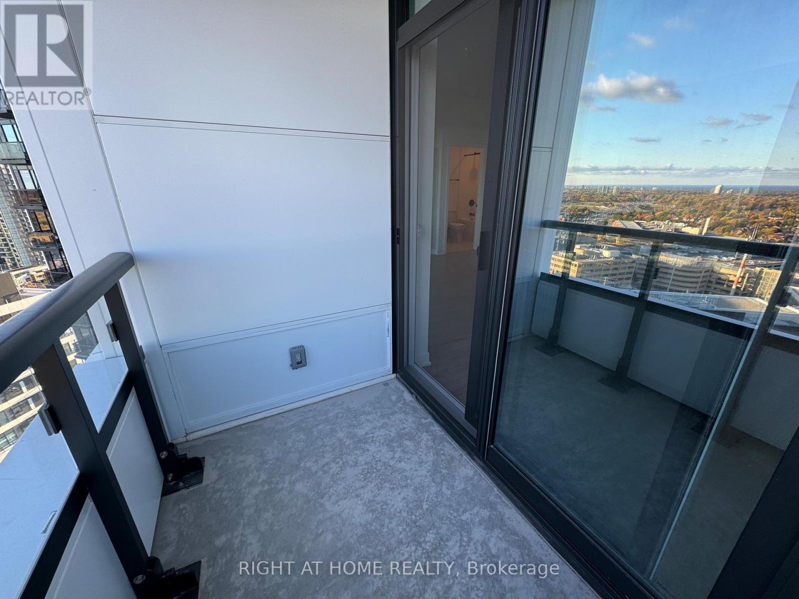 2111 - 2495 Eglinton Avenue W, Mississauga, Ontario  L5M 2T2 - Photo 29 - W12497678