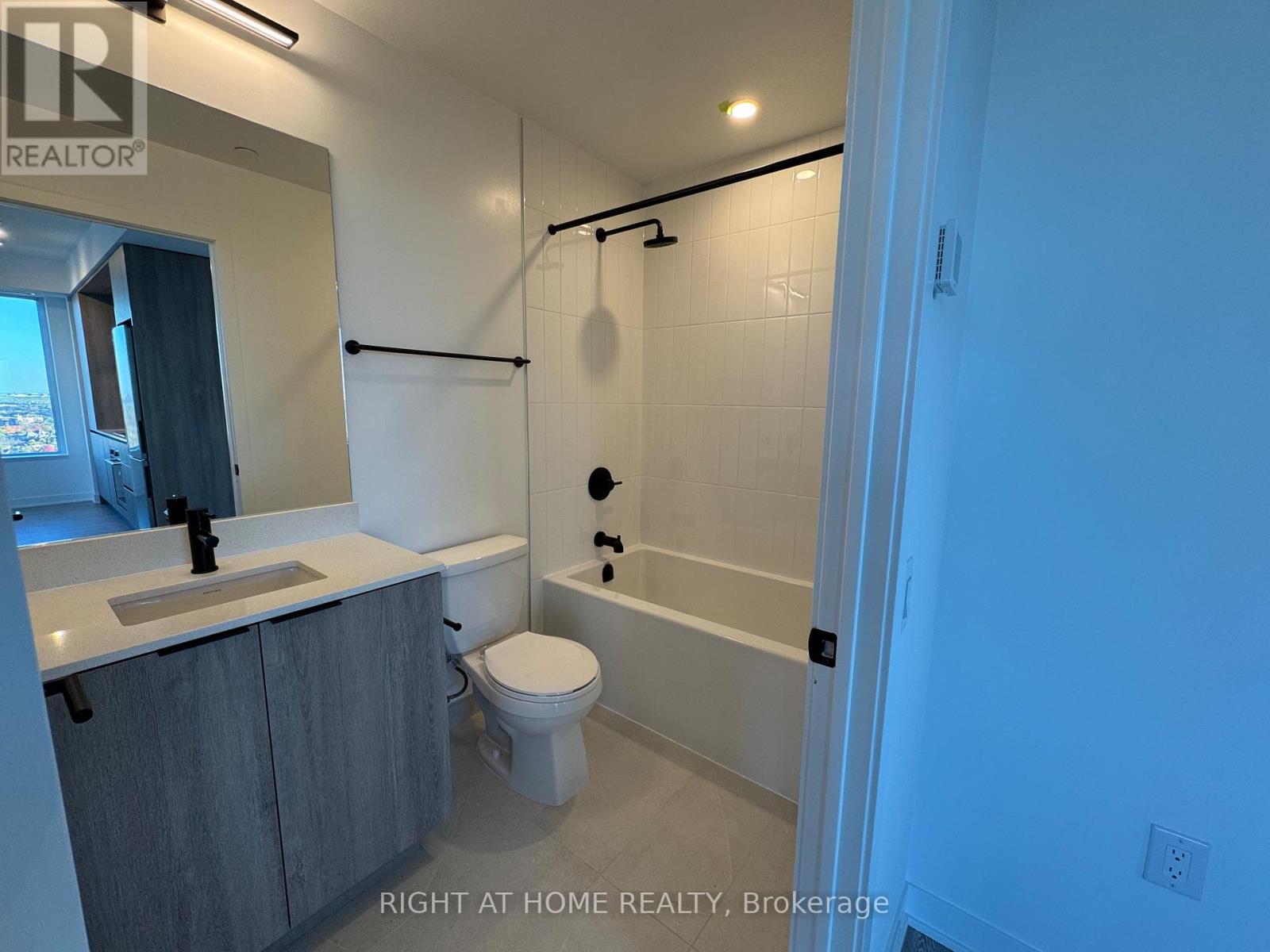 2111 - 2495 Eglinton Avenue W, Mississauga, Ontario  L5M 2T2 - Photo 30 - W12497678