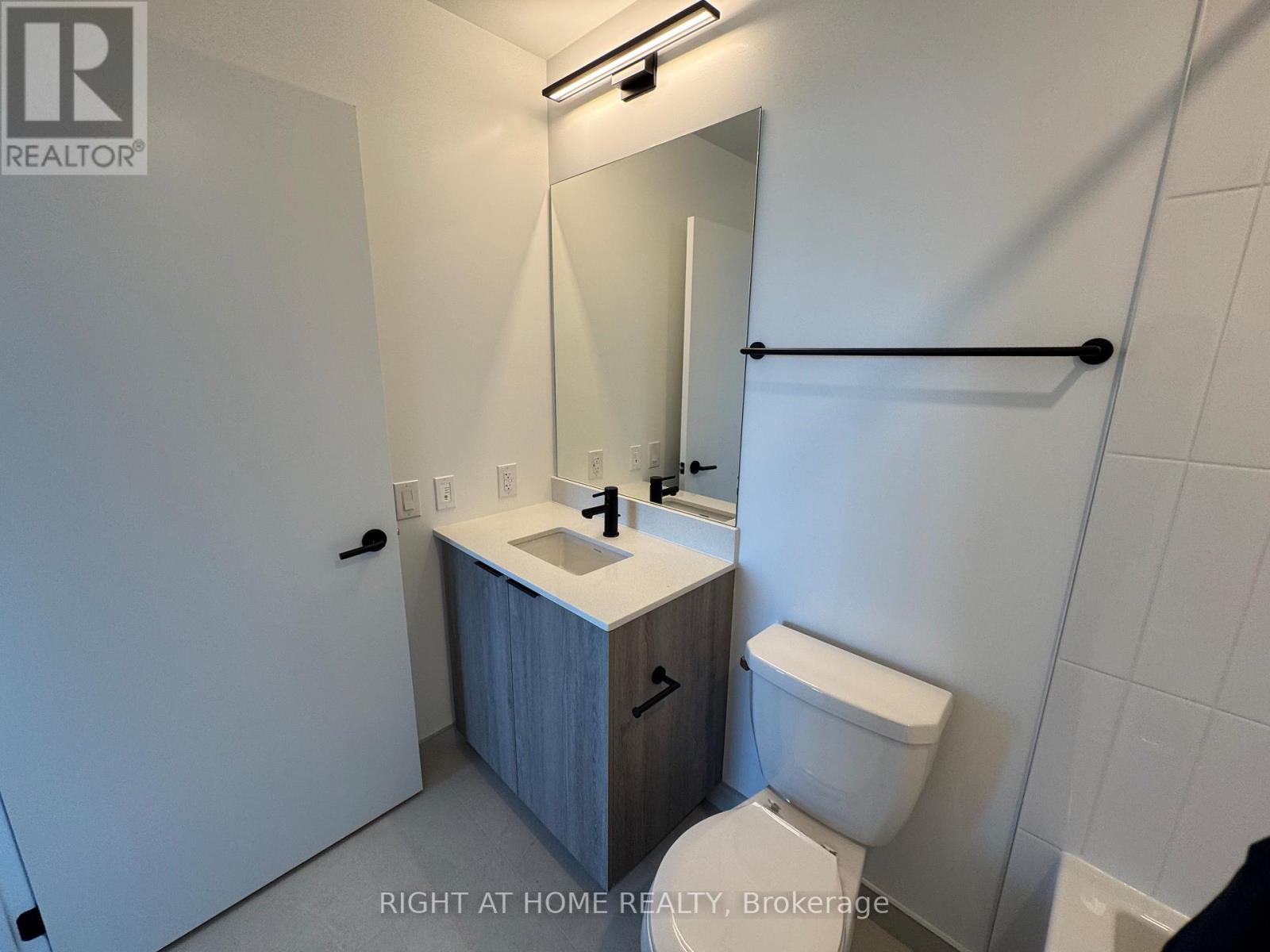 2111 - 2495 Eglinton Avenue W, Mississauga, Ontario  L5M 2T2 - Photo 31 - W12497678